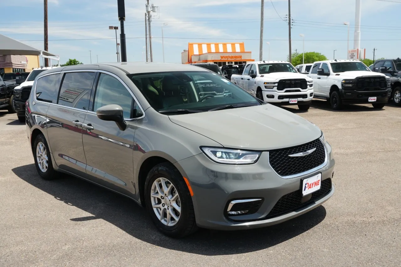 2023 Chrysler Pacifica Touring L