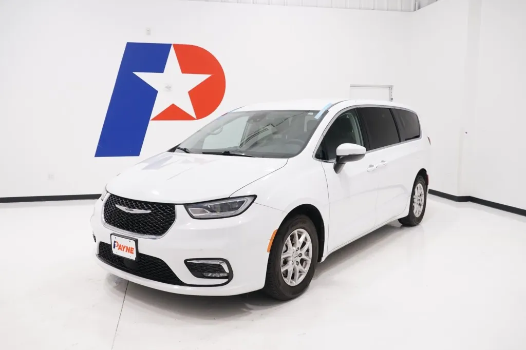 2023 Chrysler Pacifica Touring L