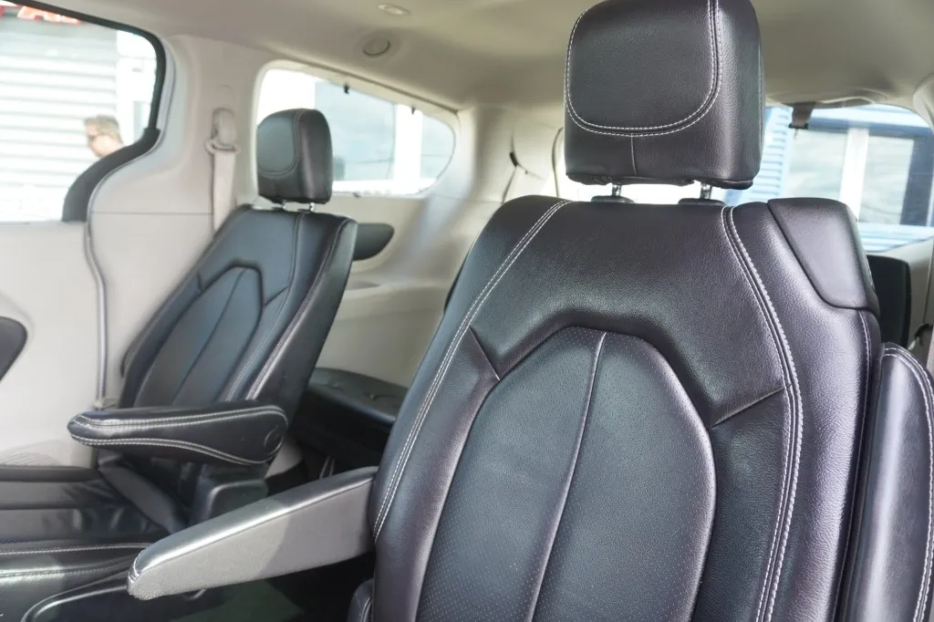 2022 Chrysler Pacifica Touring L photo 24