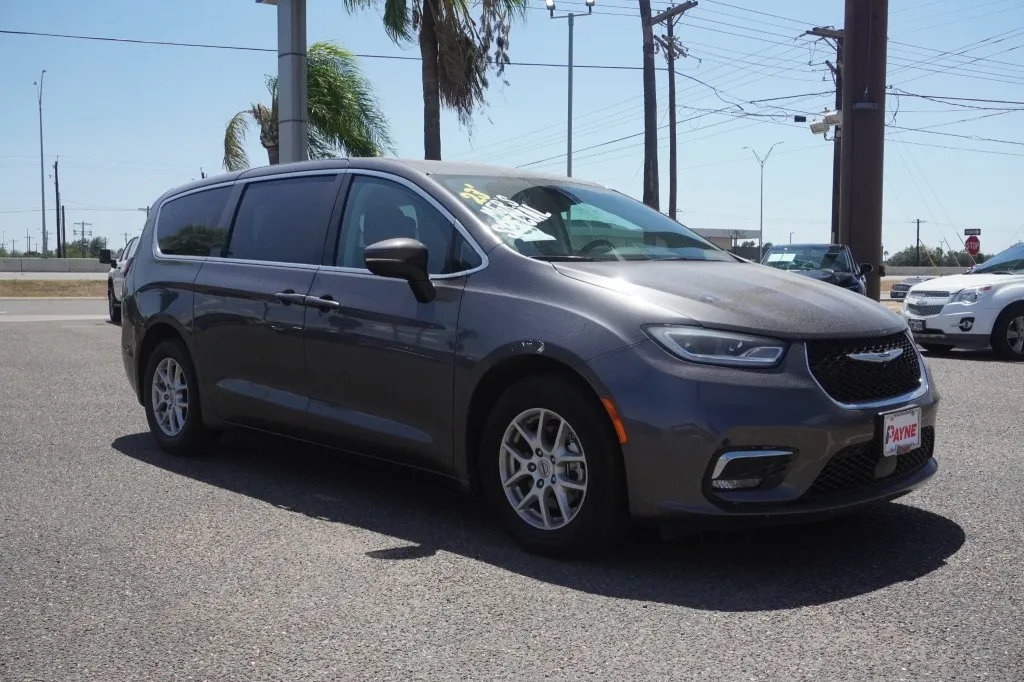 2023 Chrysler Pacifica Touring L