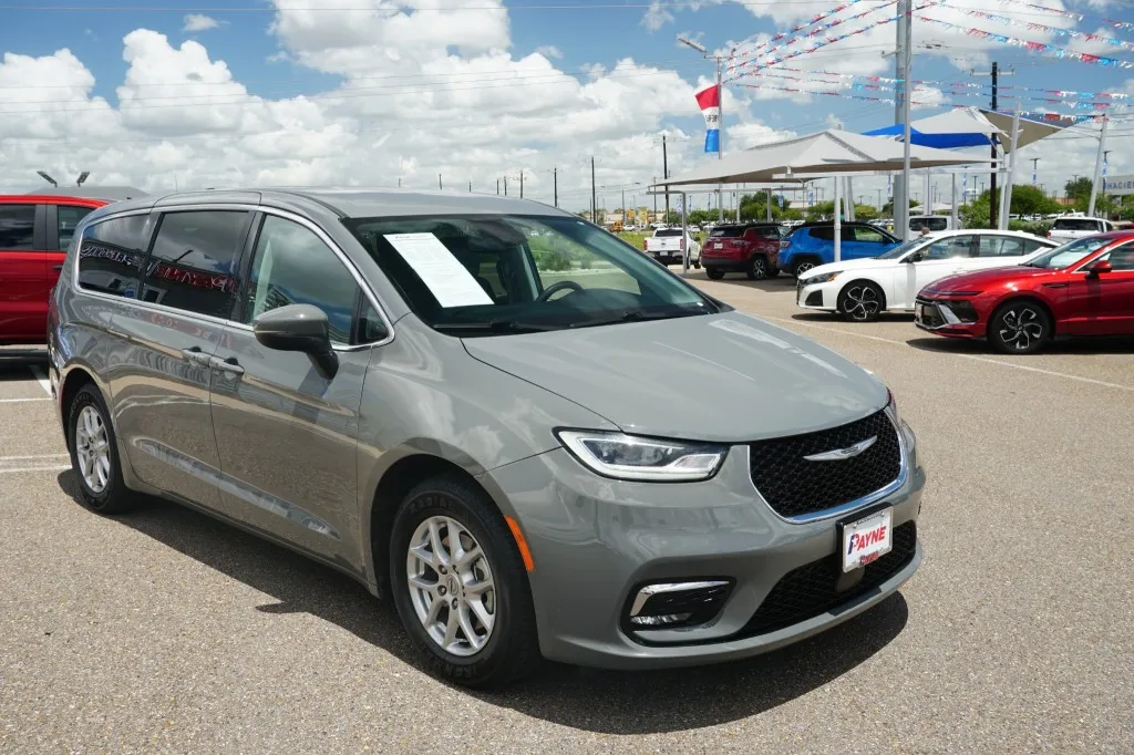 2023 Chrysler Pacifica Touring L