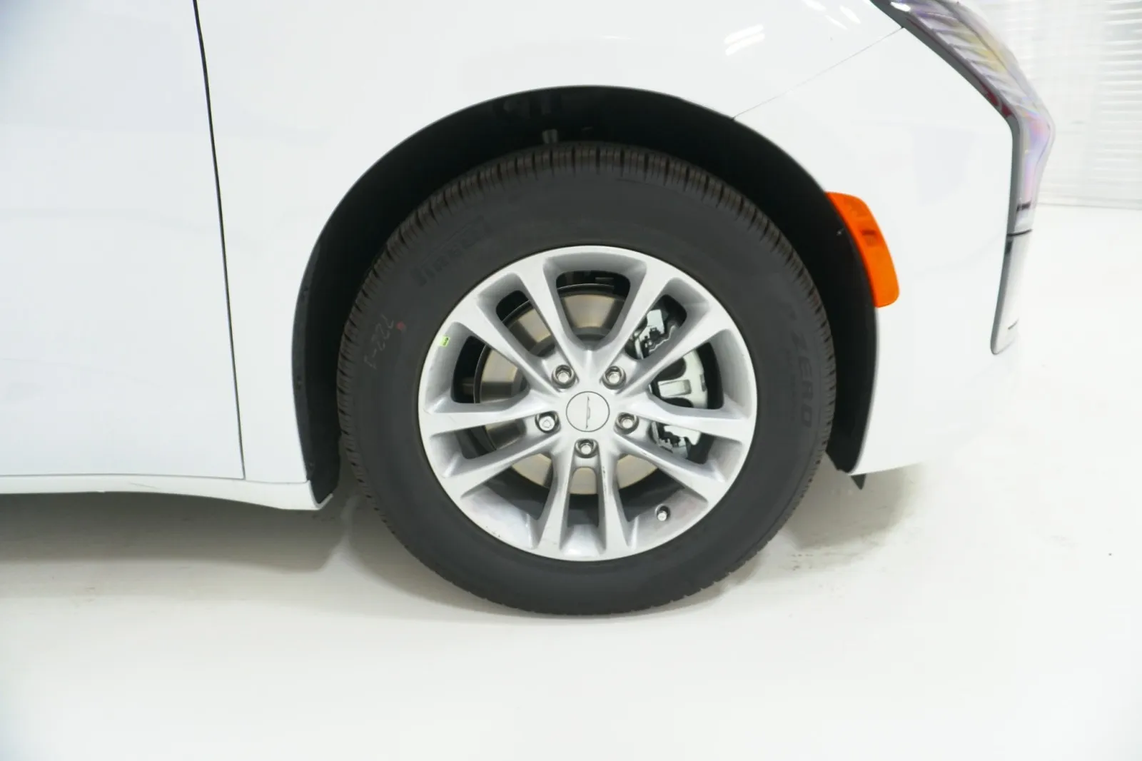 2027 Chrysler Pacifica Select