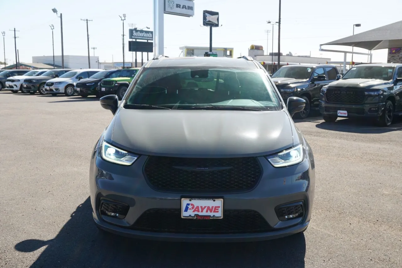 2024 Chrysler Pacifica Touring L