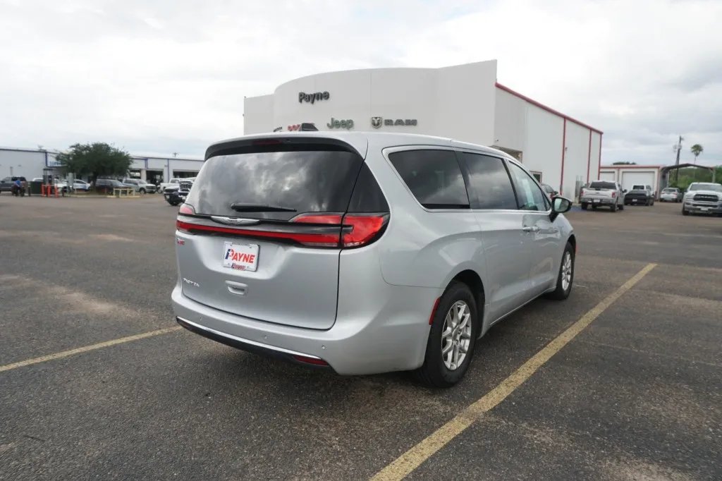 2024 Chrysler Pacifica Touring L