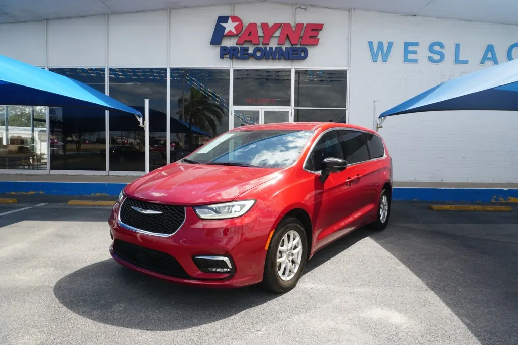 2025 Chrysler Pacifica Select