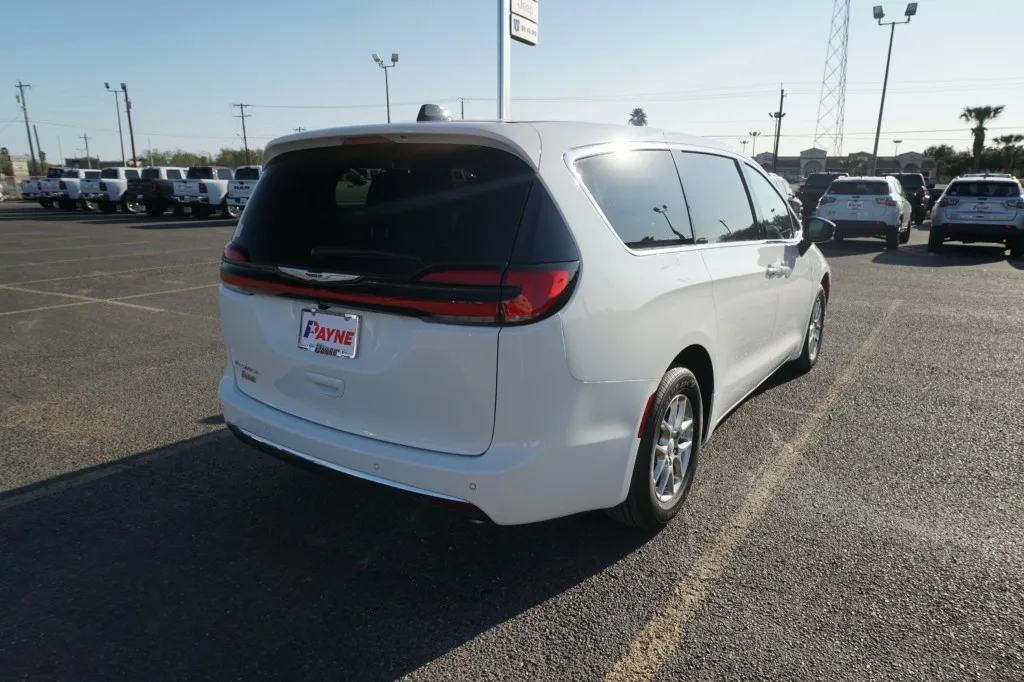 2026 Chrysler Pacifica Select 2026 Chrysler Pacifica Select