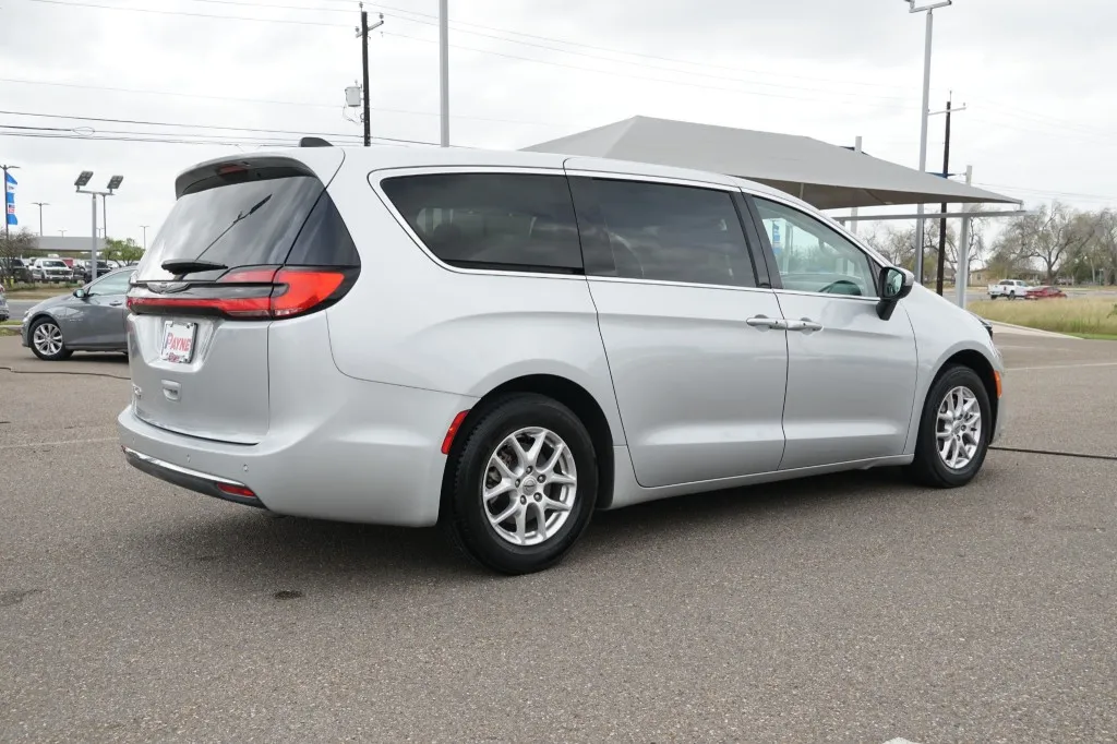 2023 Chrysler Pacifica Touring L