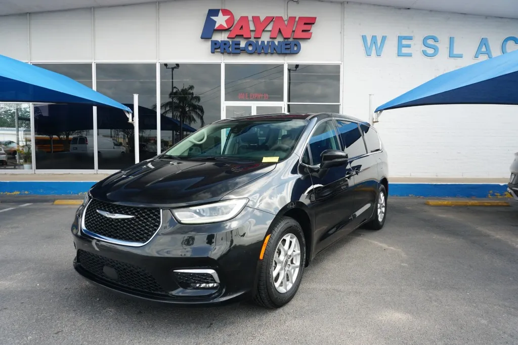 2023 Chrysler Pacifica Touring L