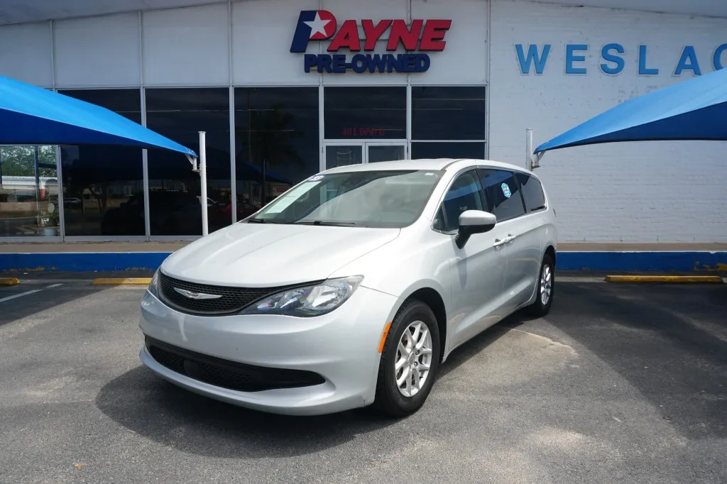 2023 Chrysler Voyager LX LX