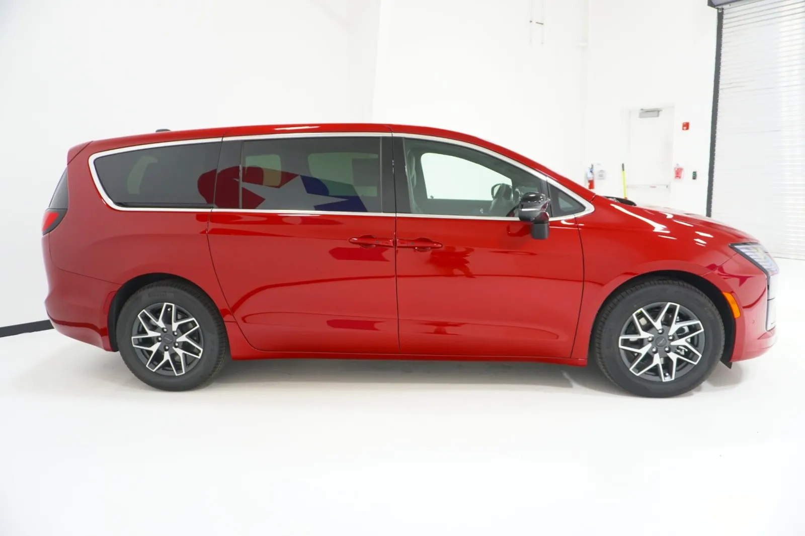 2027 Chrysler Pacifica Limited