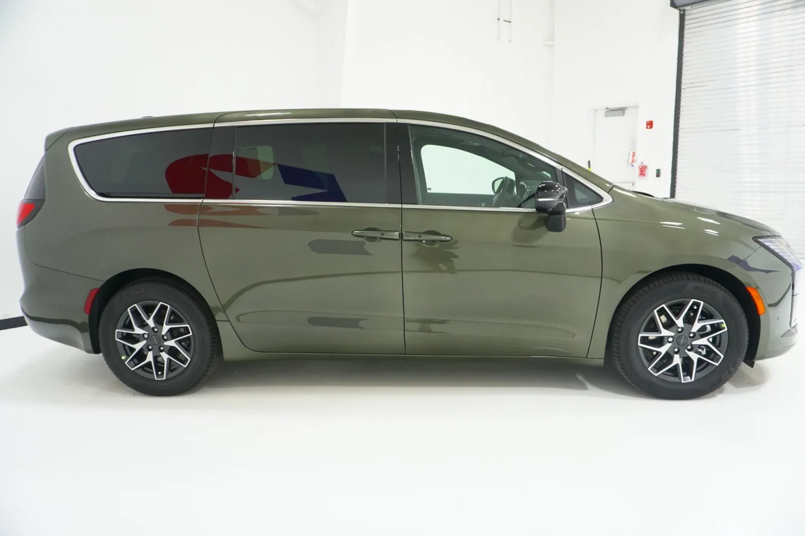 2027 Chrysler Pacifica Limited