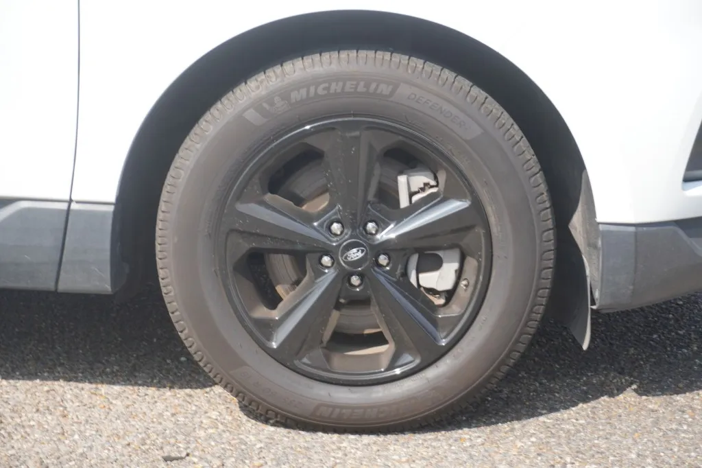 2023 Ford Edge SE