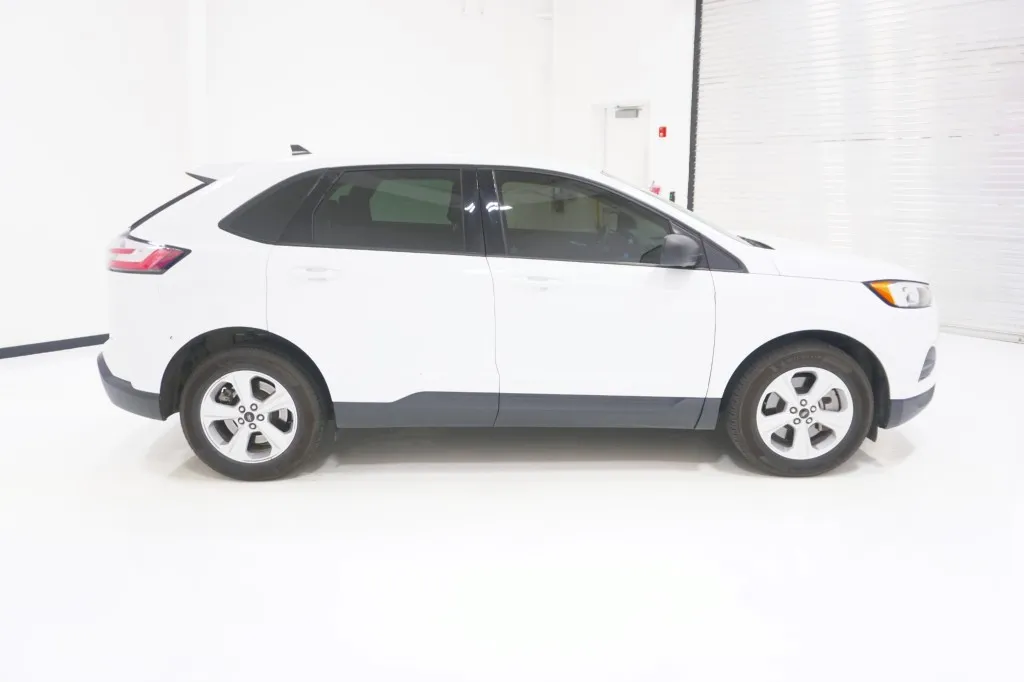 2023 Ford Edge SE