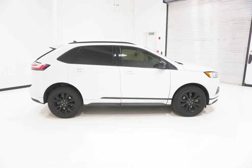 2022 Ford Edge SE