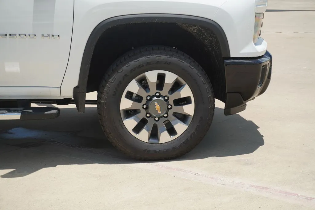 2026 Chevrolet Silverado 2500HD Custom