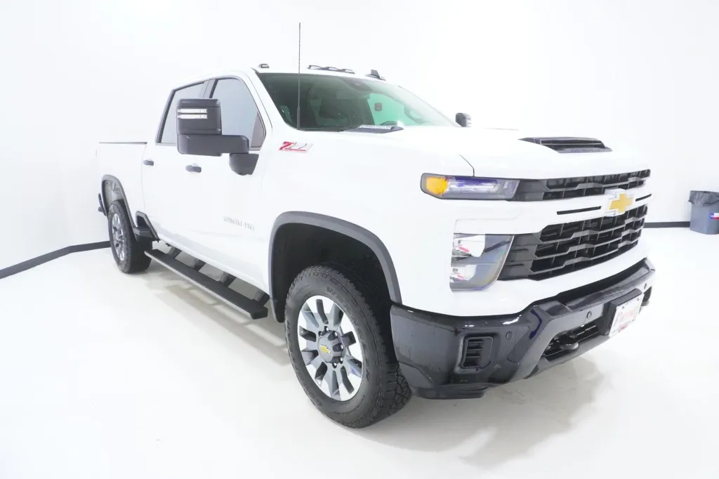 2025 Chevrolet Silverado 2500HD Custom