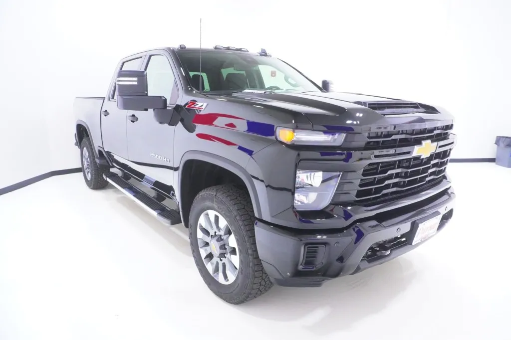 2026 Chevrolet Silverado 2500HD Custom