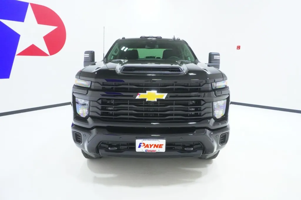 2026 Chevrolet Silverado 2500HD Custom