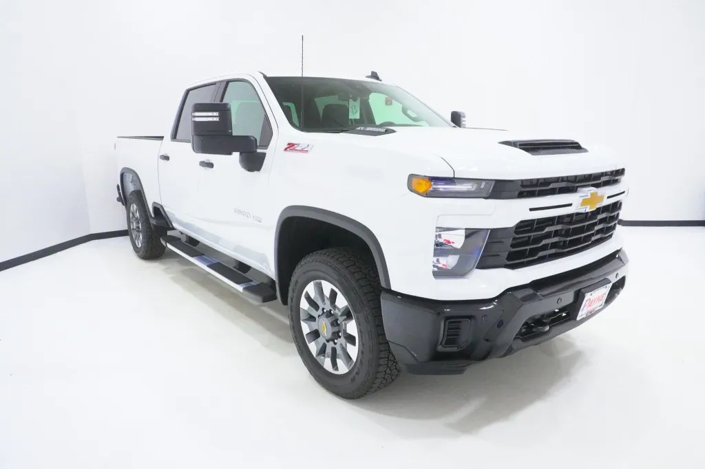 2026 Chevrolet Silverado 2500HD Custom
