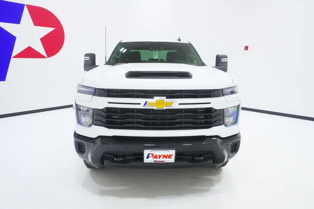 2026 Chevrolet Silverado 2500HD Custom