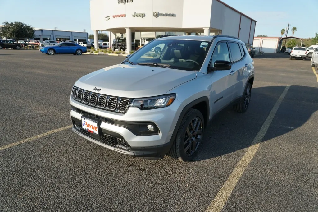 2026 Jeep Compass Altitude's photo