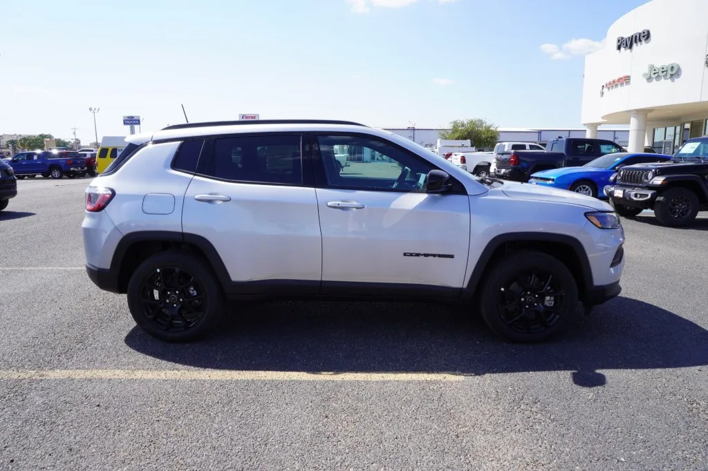 2026 Jeep Compass Latitude Altitude