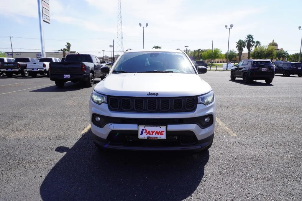 2026 Jeep Compass Latitude Altitude