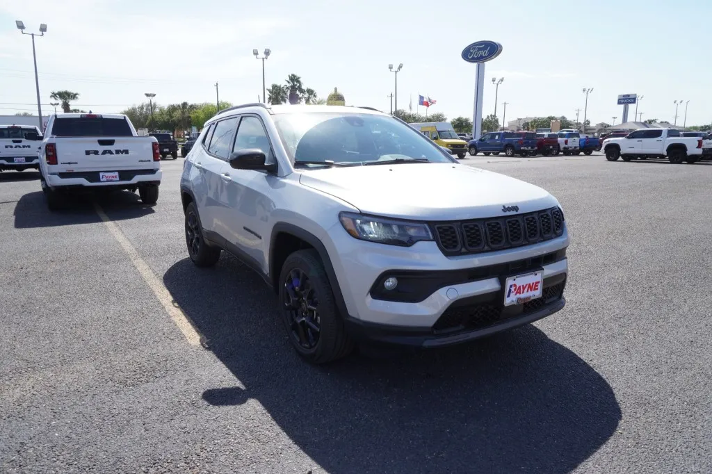 2026 Jeep Compass Latitude Altitude