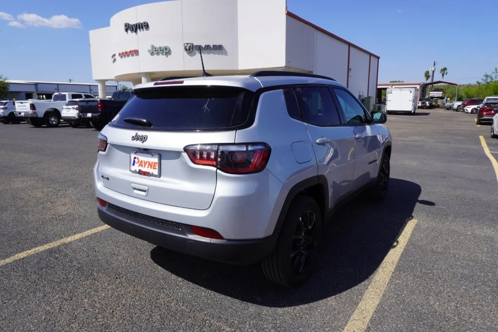 2026 Jeep Compass Latitude Altitude