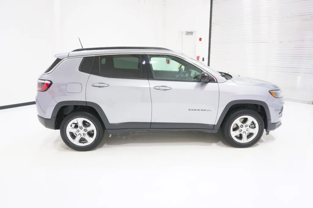 2023 Jeep Compass Altitude