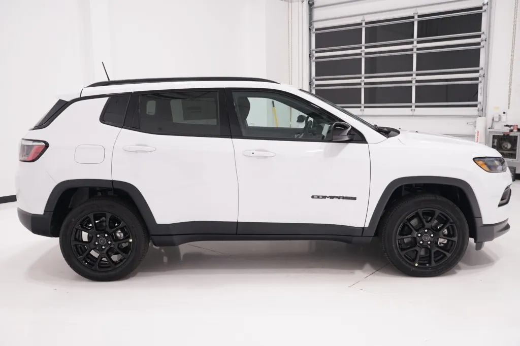 2027 Jeep Compass Latitude Altitude