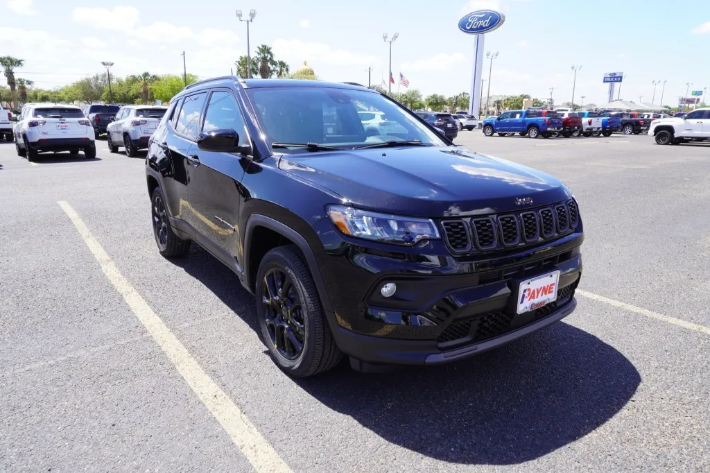 2026 Jeep Compass Latitude Altitude