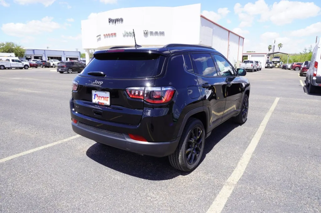 2026 Jeep Compass Latitude Altitude