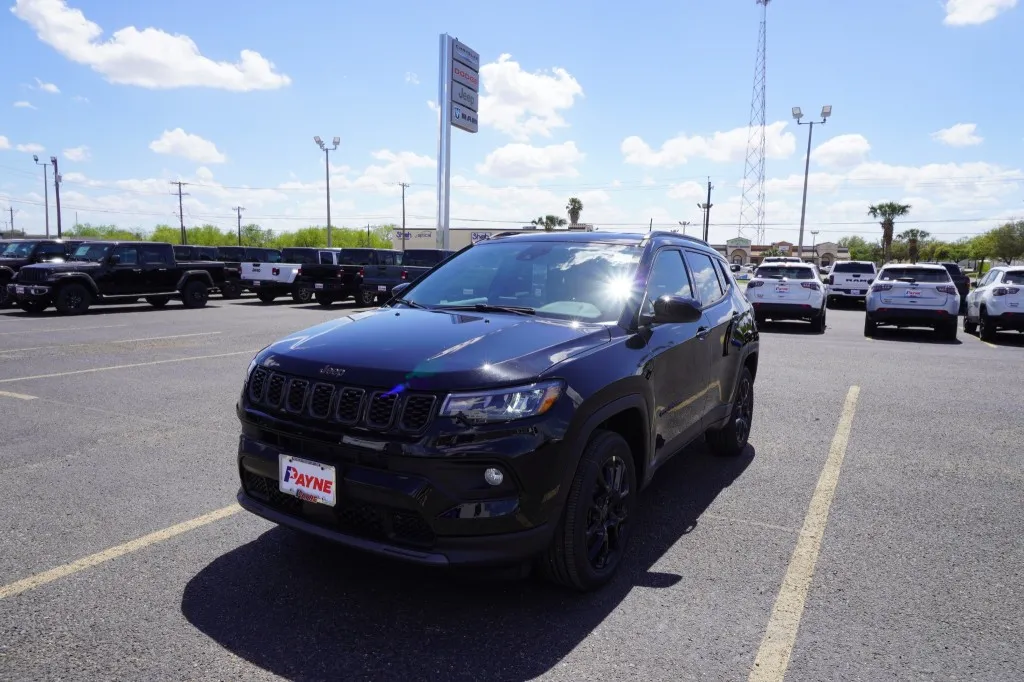 2026 Jeep Compass Latitude Altitude