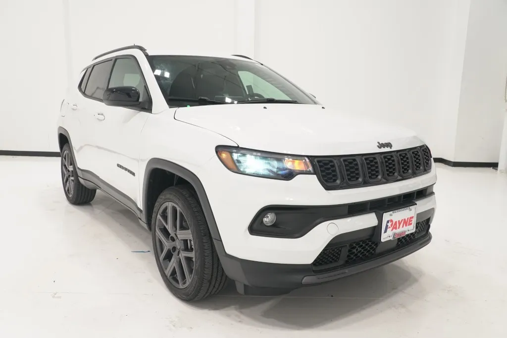 2026 Jeep Compass Latitude Altitude