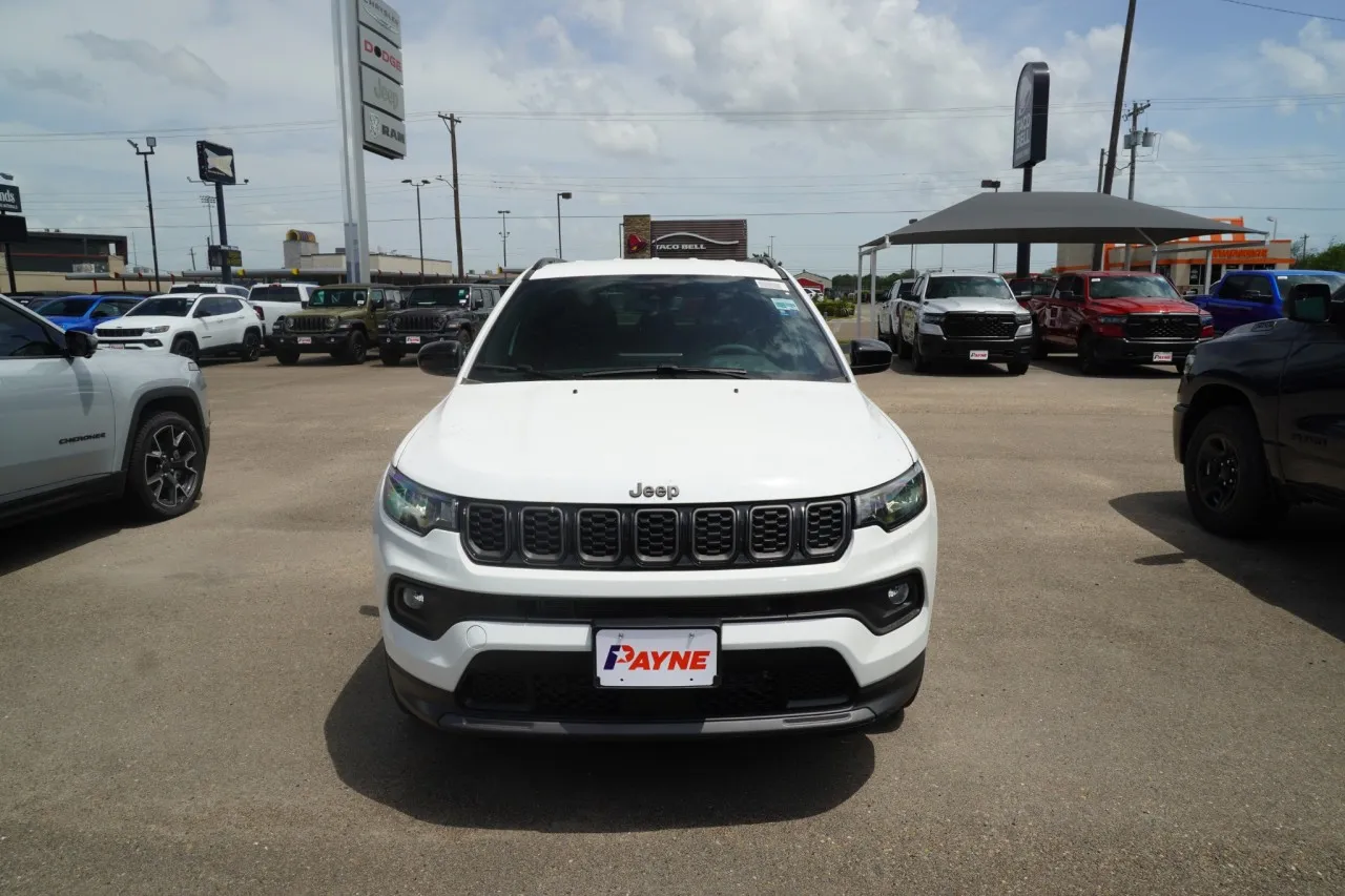 2026 Jeep Compass Latitude Altitude