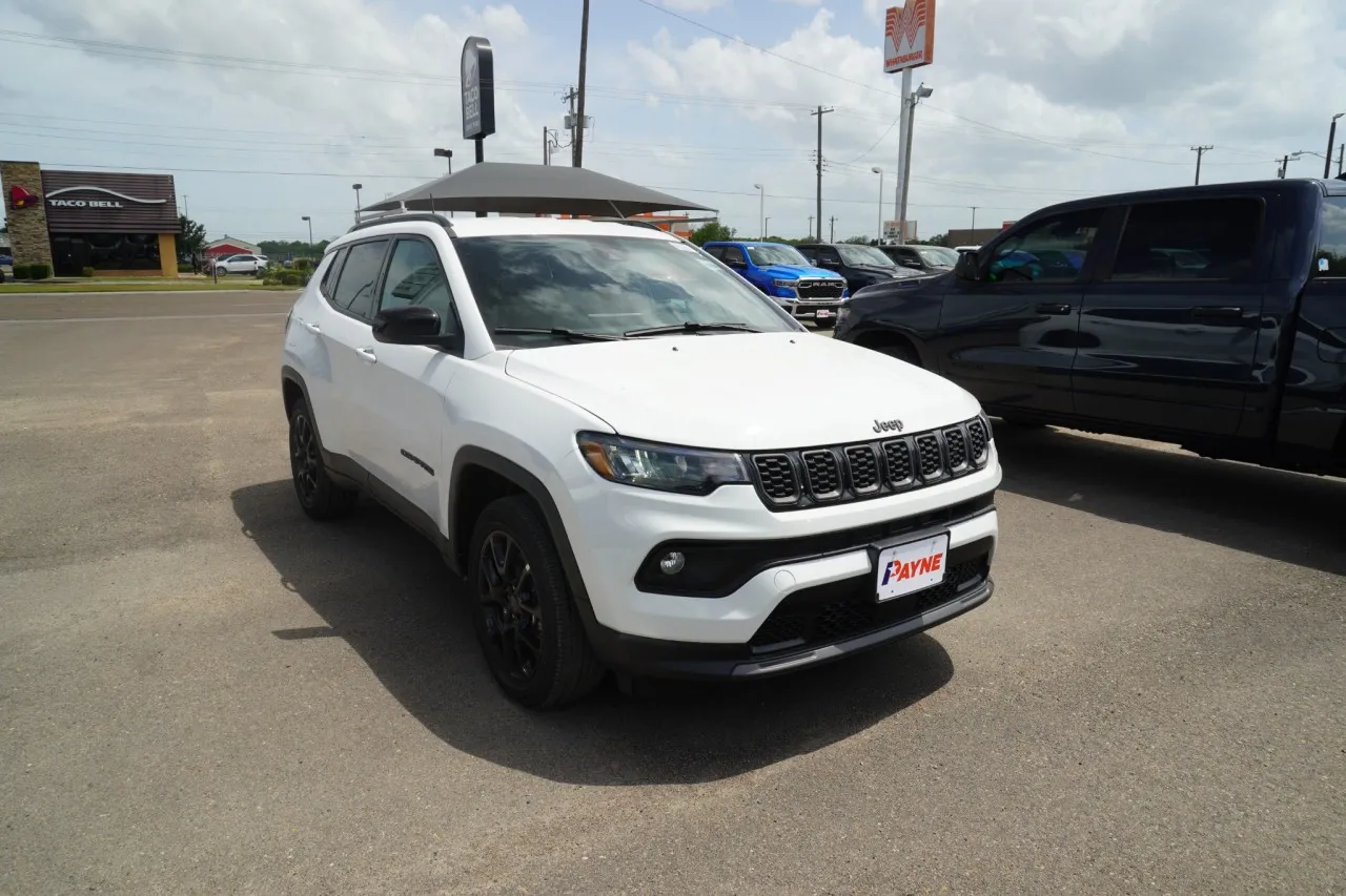 2026 Jeep Compass Latitude Altitude