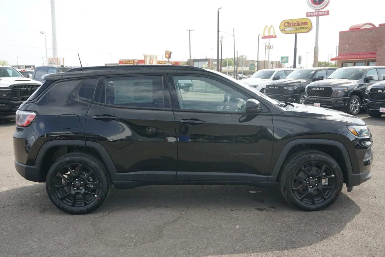 2026 Jeep Compass Latitude Altitude