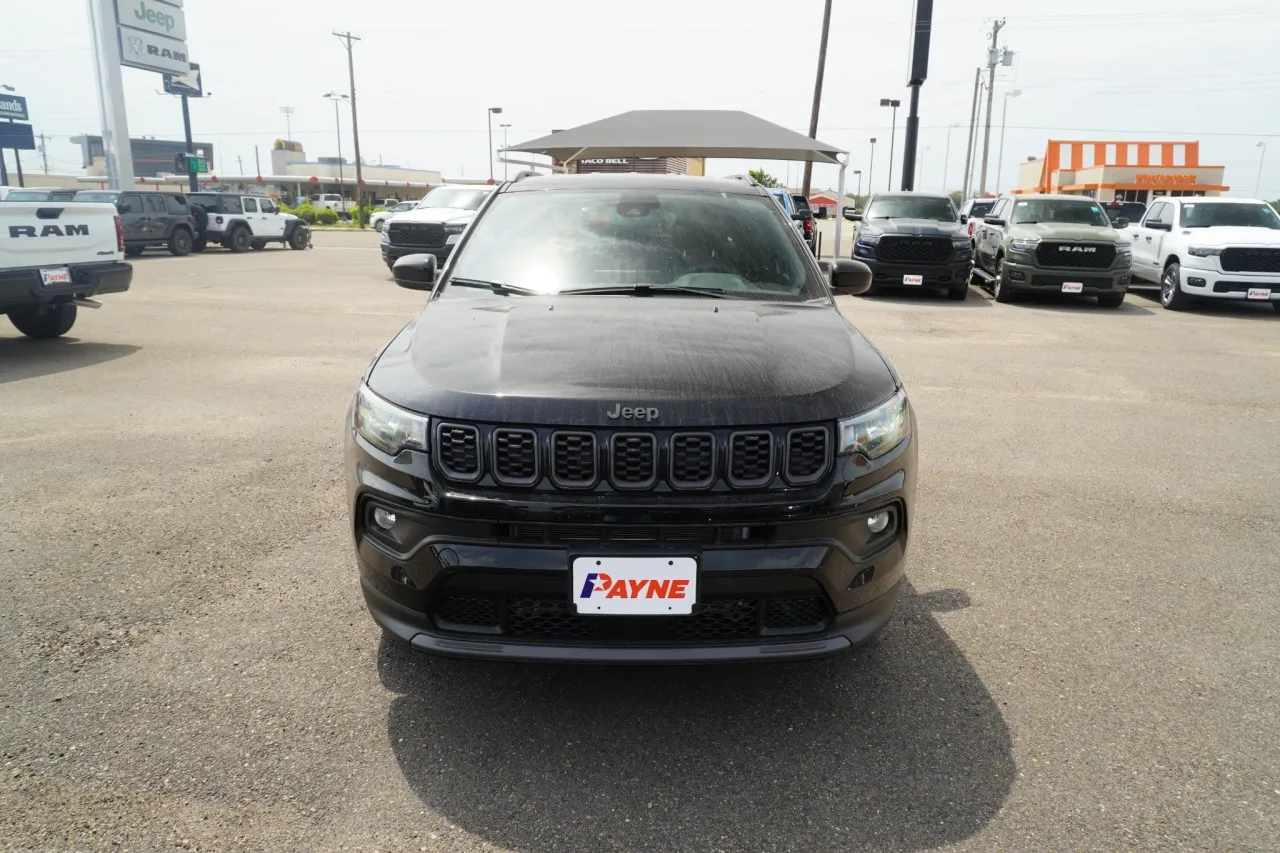 2026 Jeep Compass Latitude Altitude