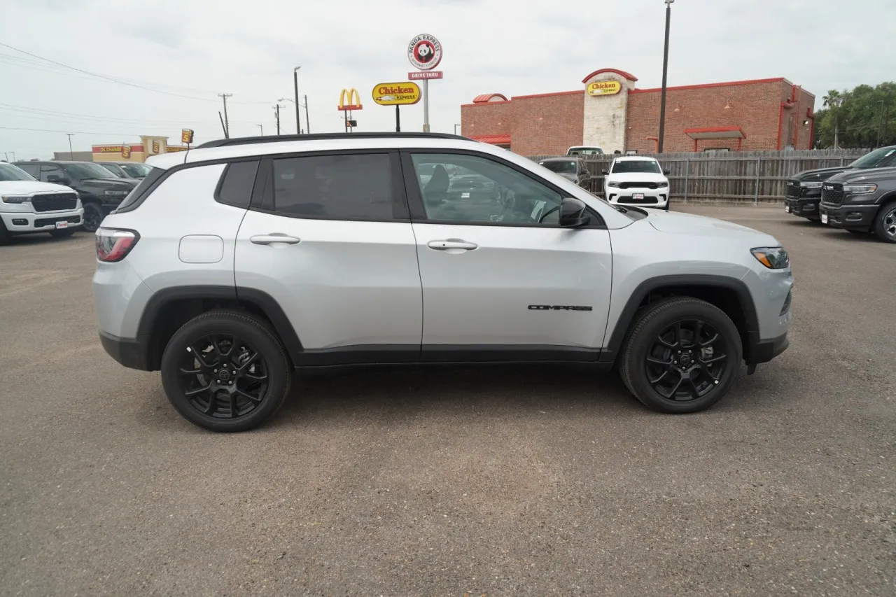 2026 Jeep Compass Latitude Altitude 2026 Jeep Compass Latitude Altitude