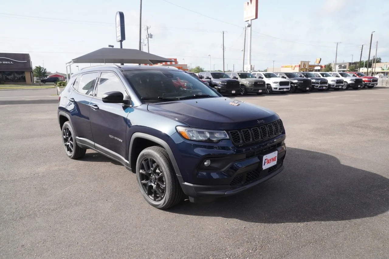 2026 Jeep Compass Latitude Altitude