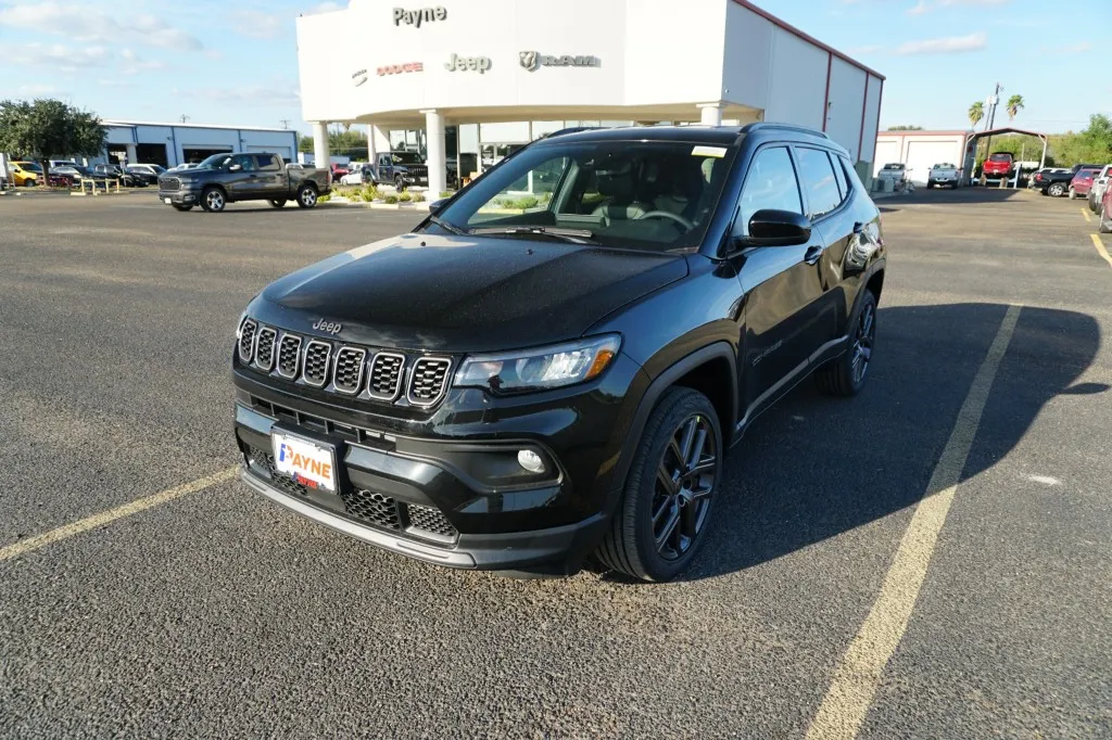 2026 Jeep Compass Latitude Altitude