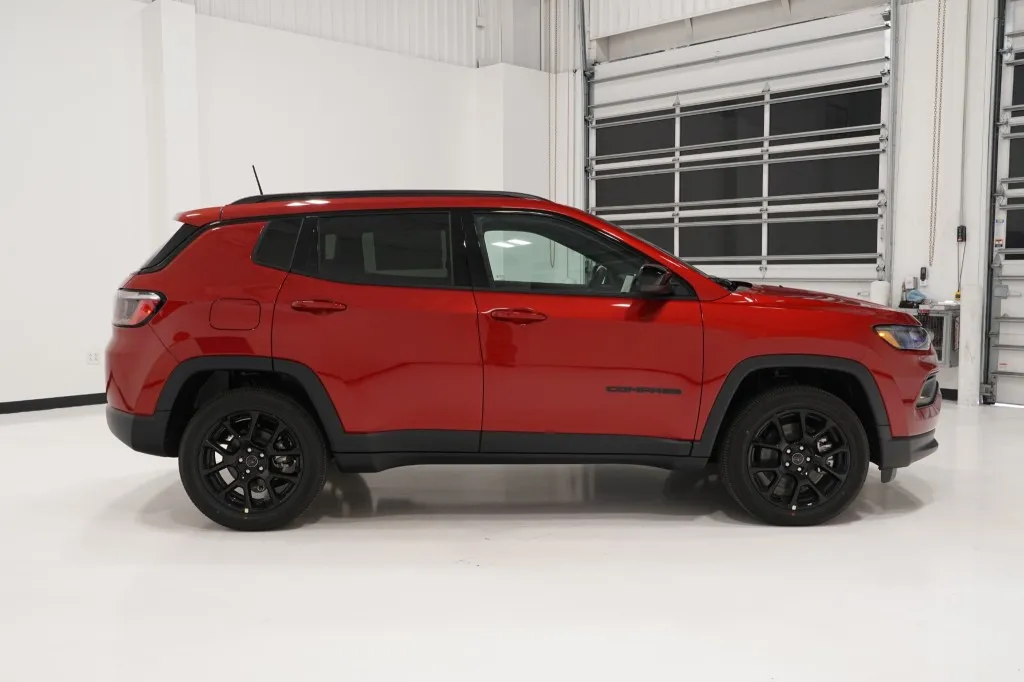 2026 Jeep Compass Latitude Altitude