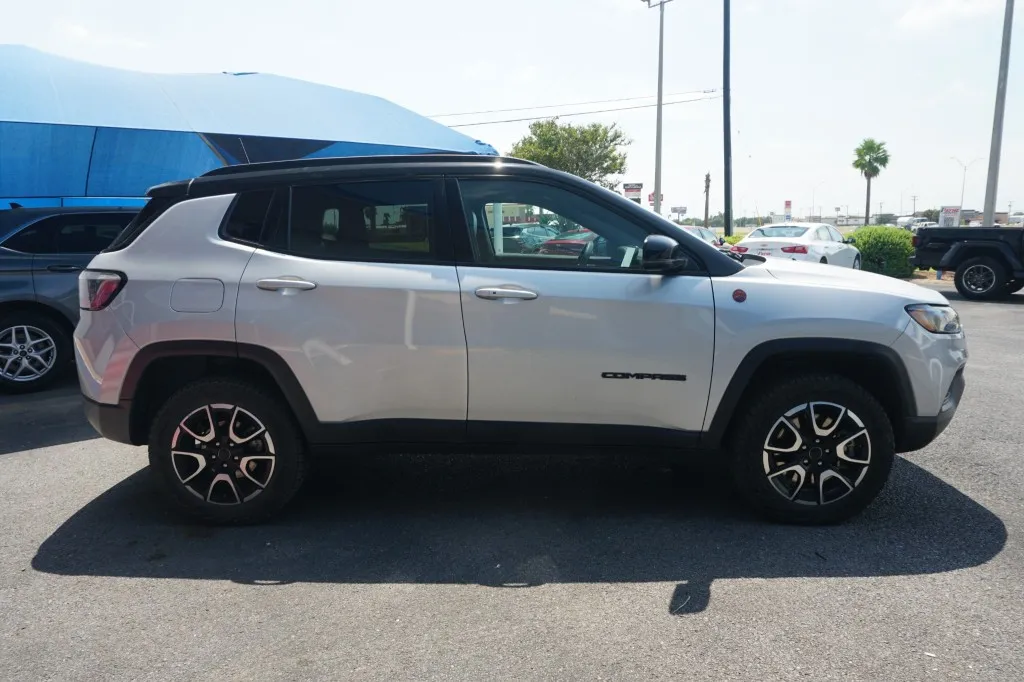 2025 Jeep Compass Trailhawk