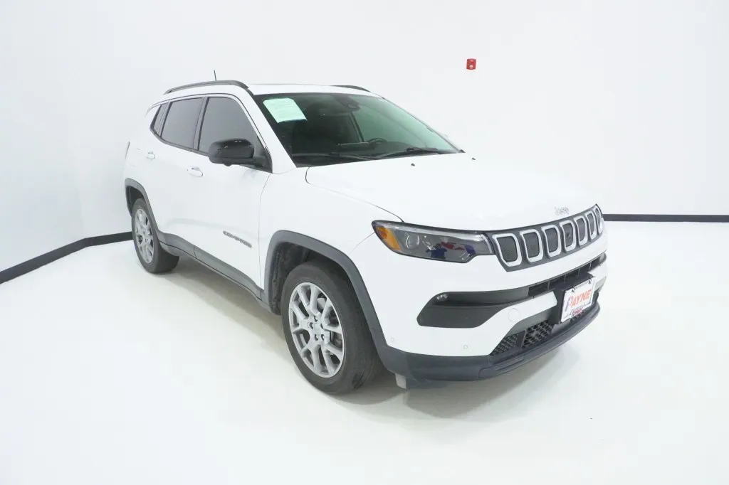 2022 Jeep Compass Latitude Lux