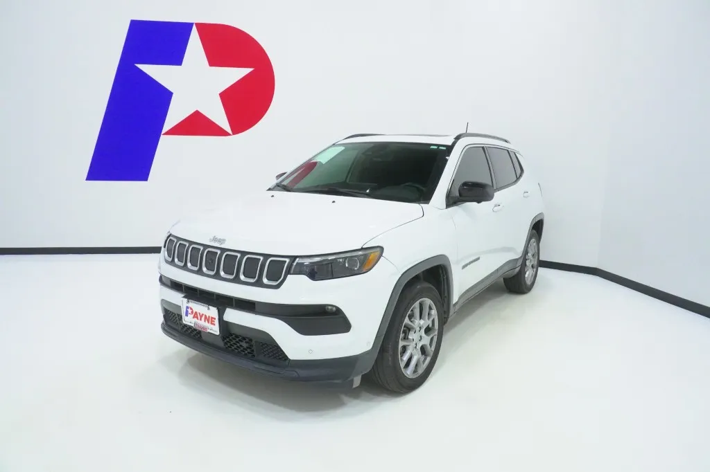 2022 Jeep Compass Latitude Lux