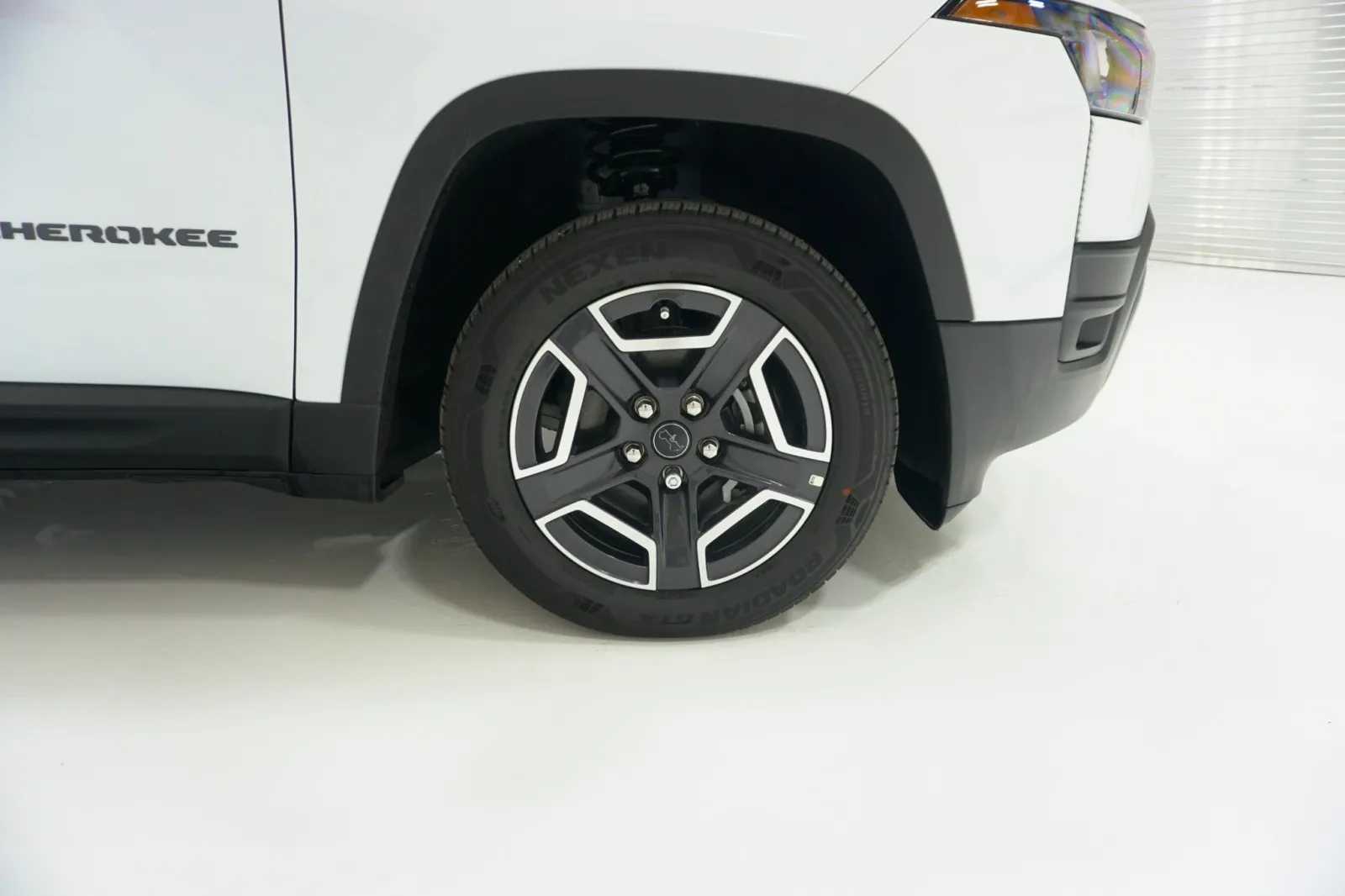 2026 Jeep Cherokee Laredo