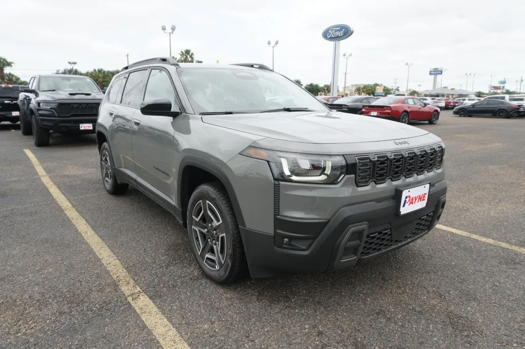 2026 Jeep Cherokee Laredo