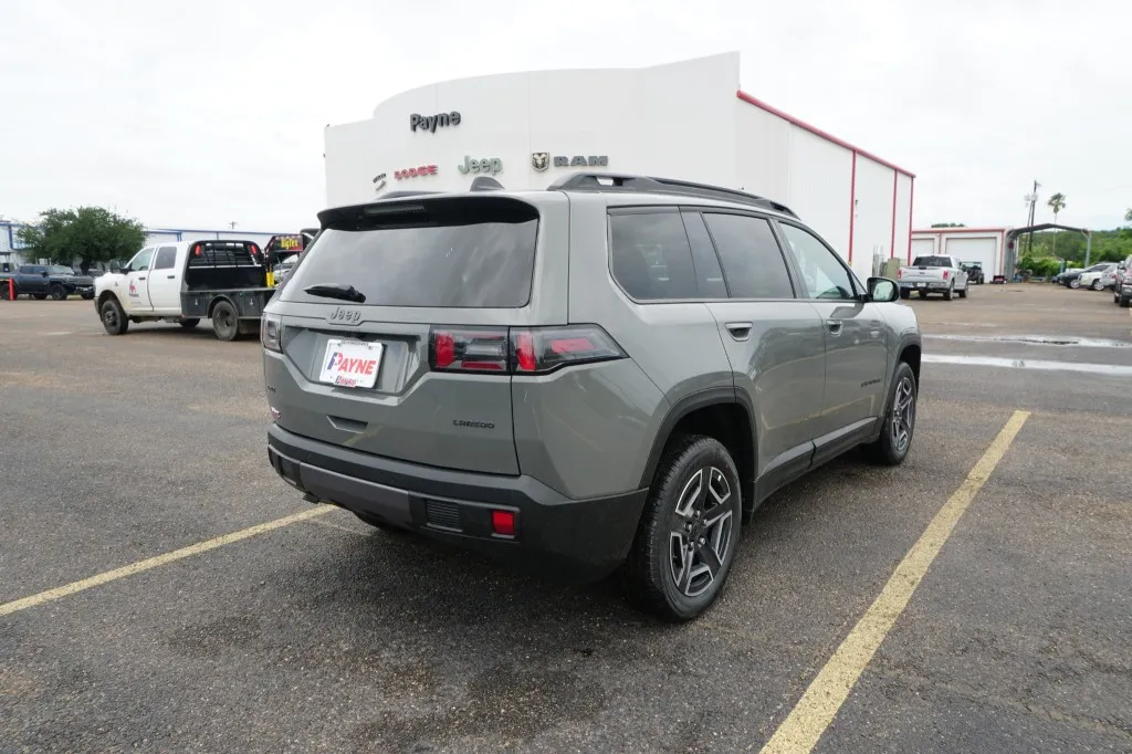2026 Jeep Cherokee Laredo