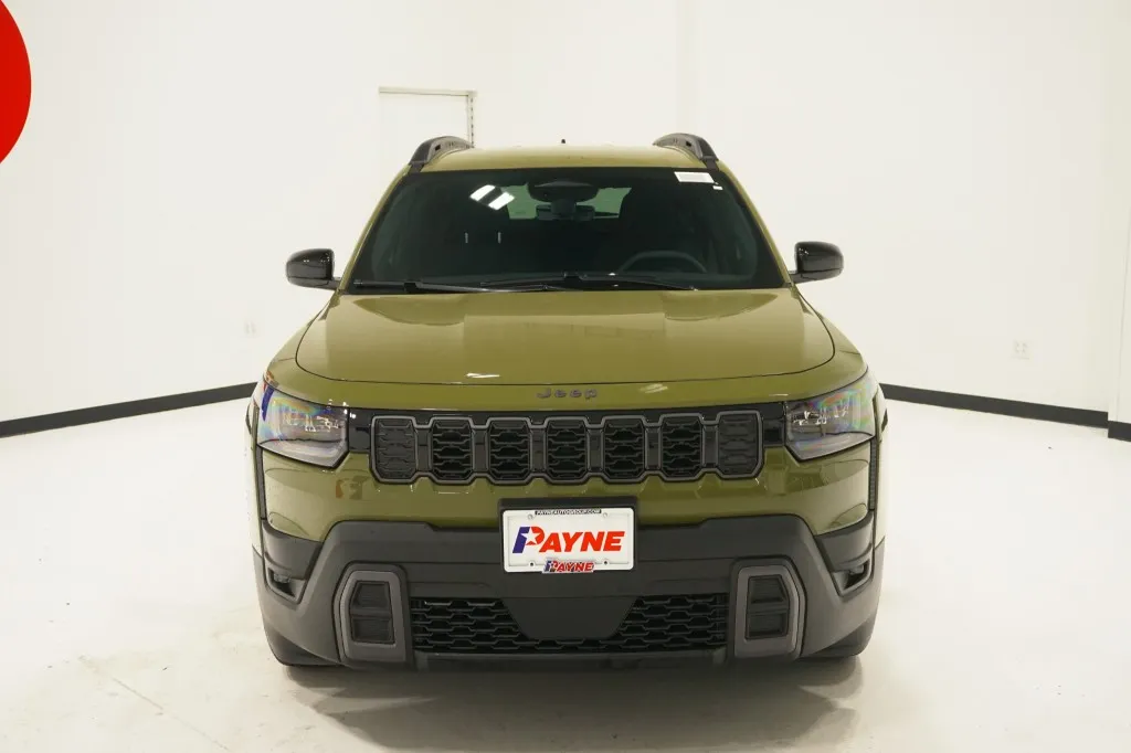2026 Jeep Cherokee Laredo